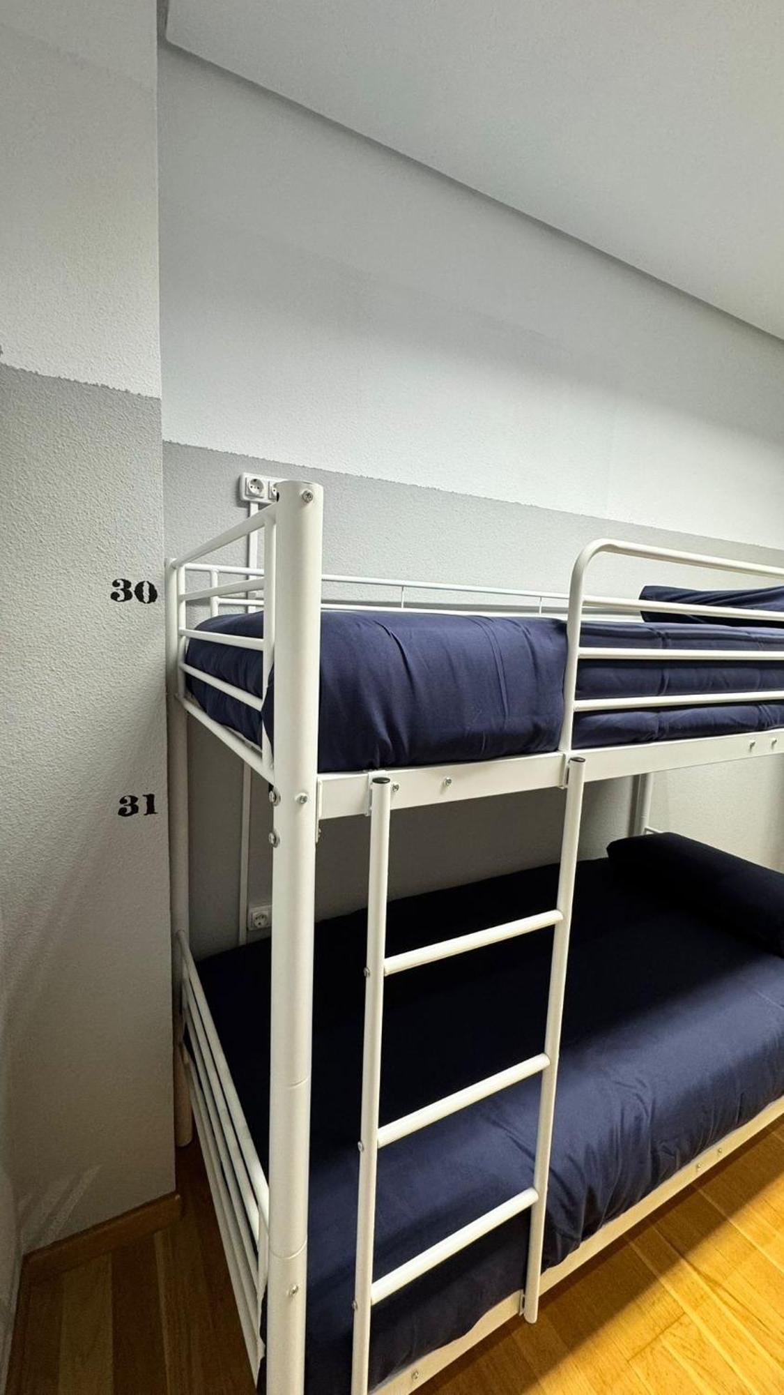 Hostel Puerta Del Angel Мадрид Экстерьер фото