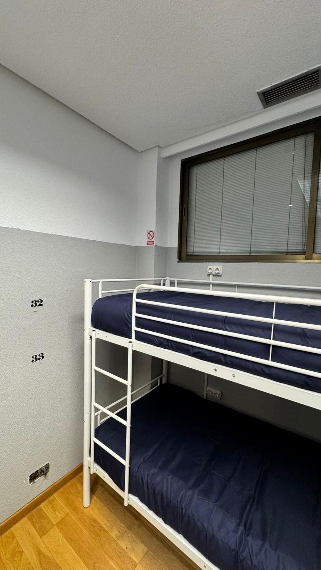 Hostel Puerta Del Angel Мадрид Экстерьер фото