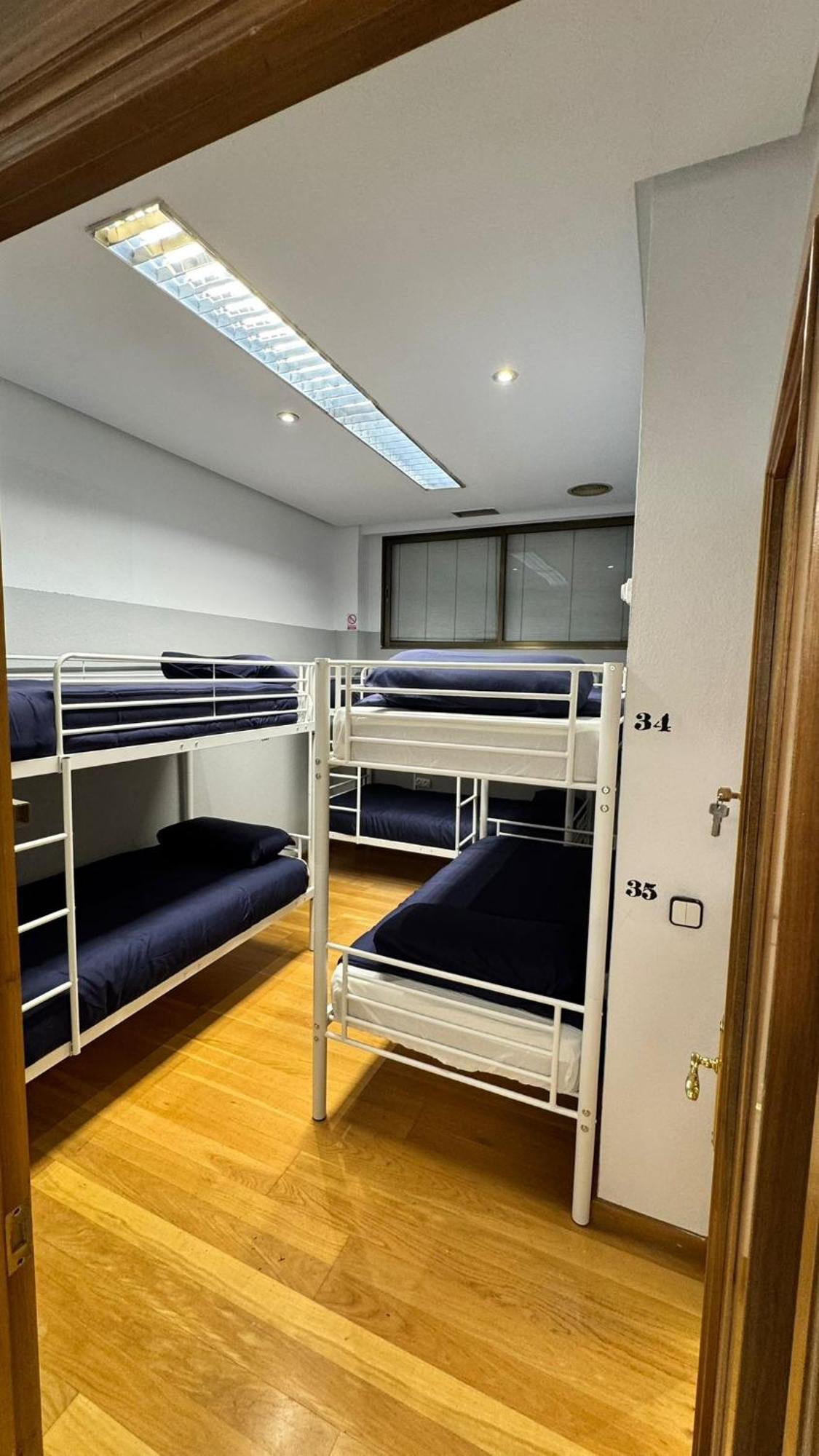 Hostel Puerta Del Angel Мадрид Экстерьер фото