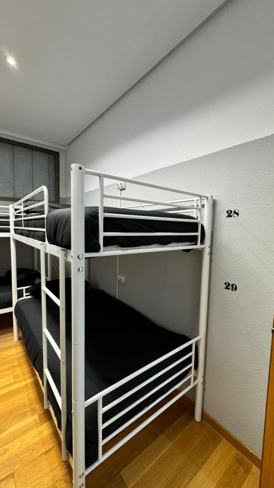 Hostel Puerta Del Angel Мадрид Экстерьер фото