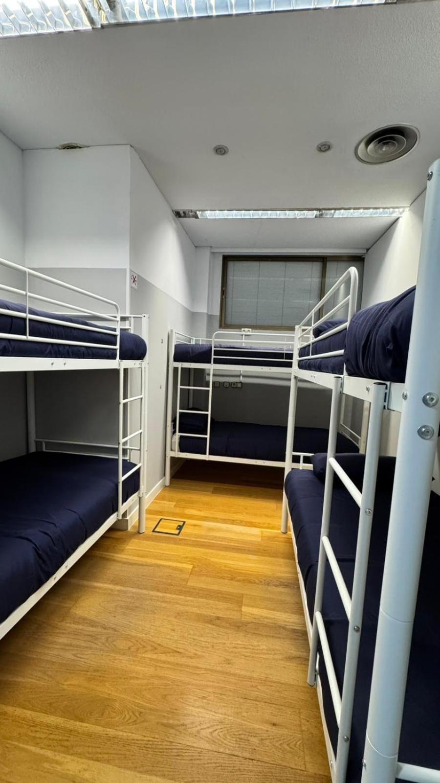 Hostel Puerta Del Angel Мадрид Экстерьер фото