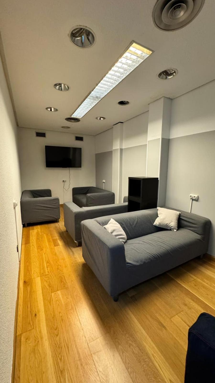 Hostel Puerta Del Angel Мадрид Экстерьер фото